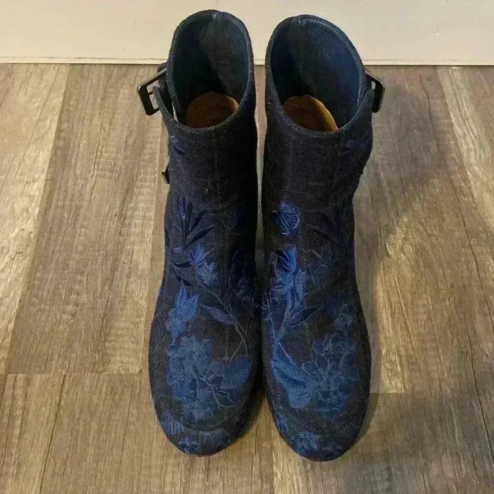 $950 Laurence Decade Women Sz 38 blue plaid embroidered ankle boots shoes